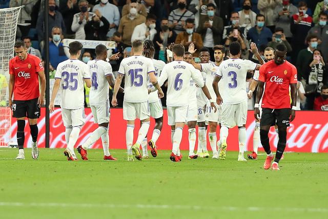 切尔西官方为韦斯利庆生 22年加盟至今只踢了32场